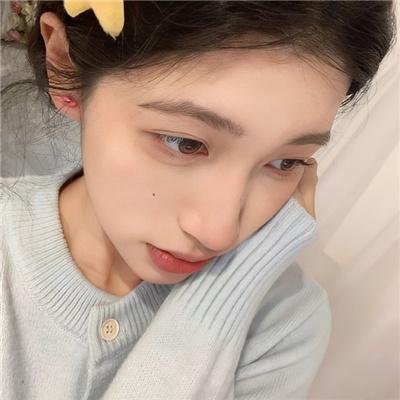 圆月迷离花
